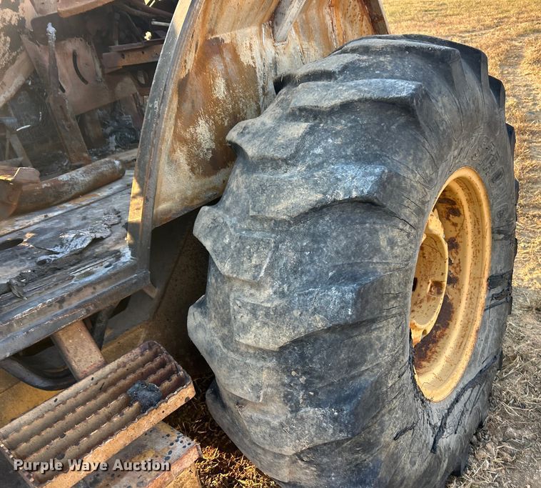 image for item ET3170 Ford 455D landscape tractor