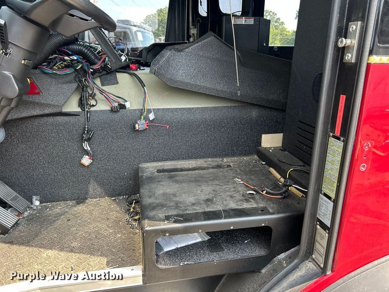 image for item ET3176 2017 Rosenbauer Motors fire truck cab and chassis