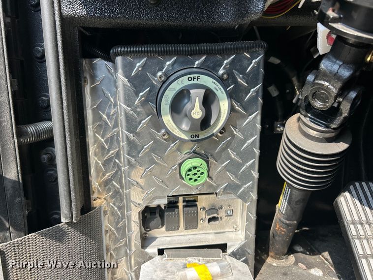 image for item ET3176 2017 Rosenbauer Motors fire truck cab and chassis