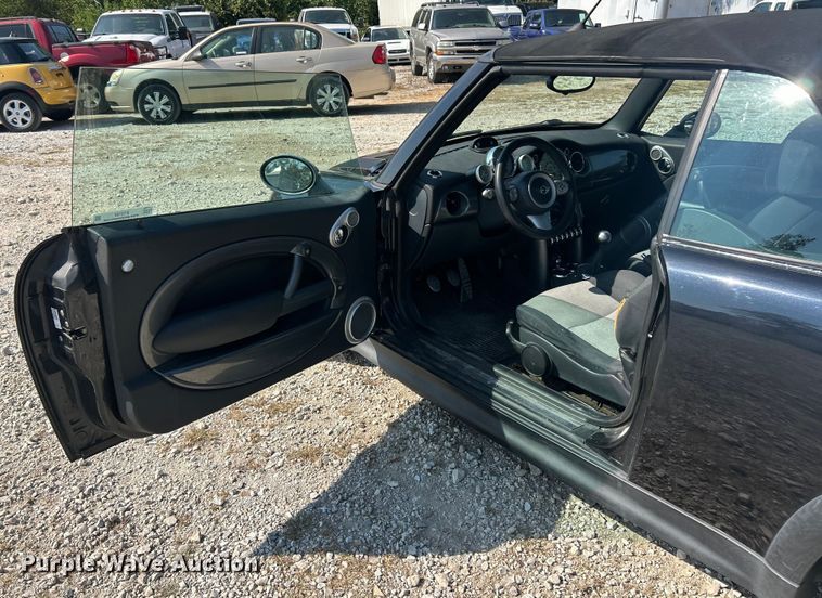 image for item ET3182 2008 Mini Cooper S convertible