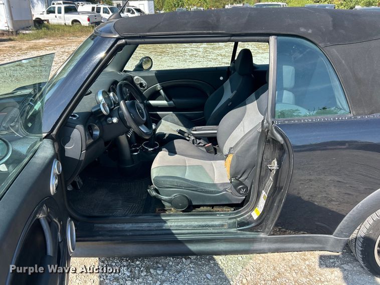 image for item ET3182 2008 Mini Cooper S convertible
