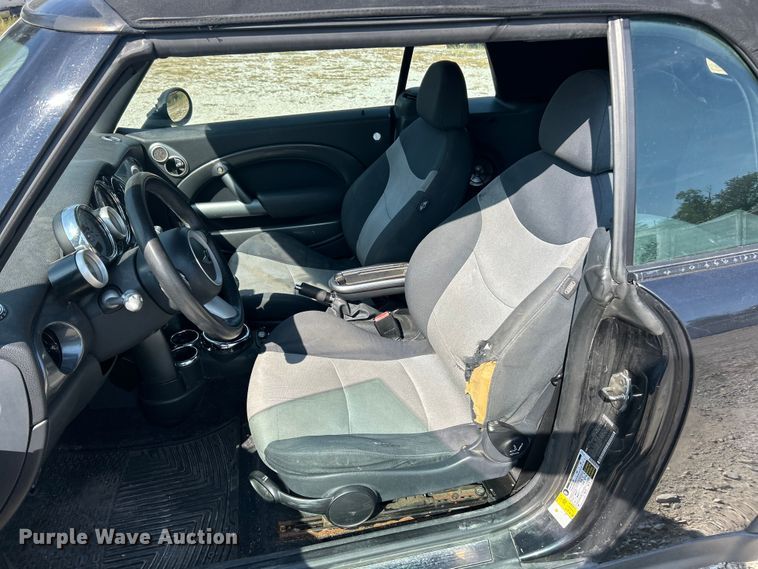 image for item ET3182 2008 Mini Cooper S convertible