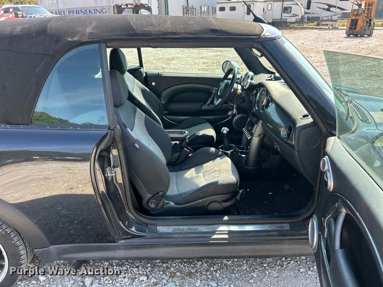 image for item ET3182 2008 Mini Cooper S convertible