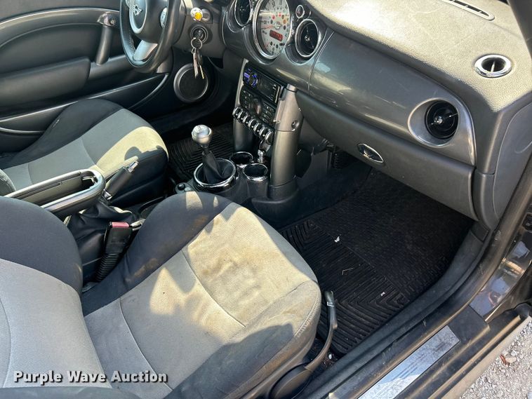 image for item ET3182 2008 Mini Cooper S convertible