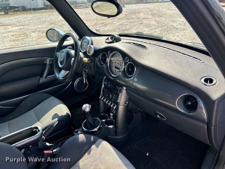 image for item ET3182 2008 Mini Cooper S convertible