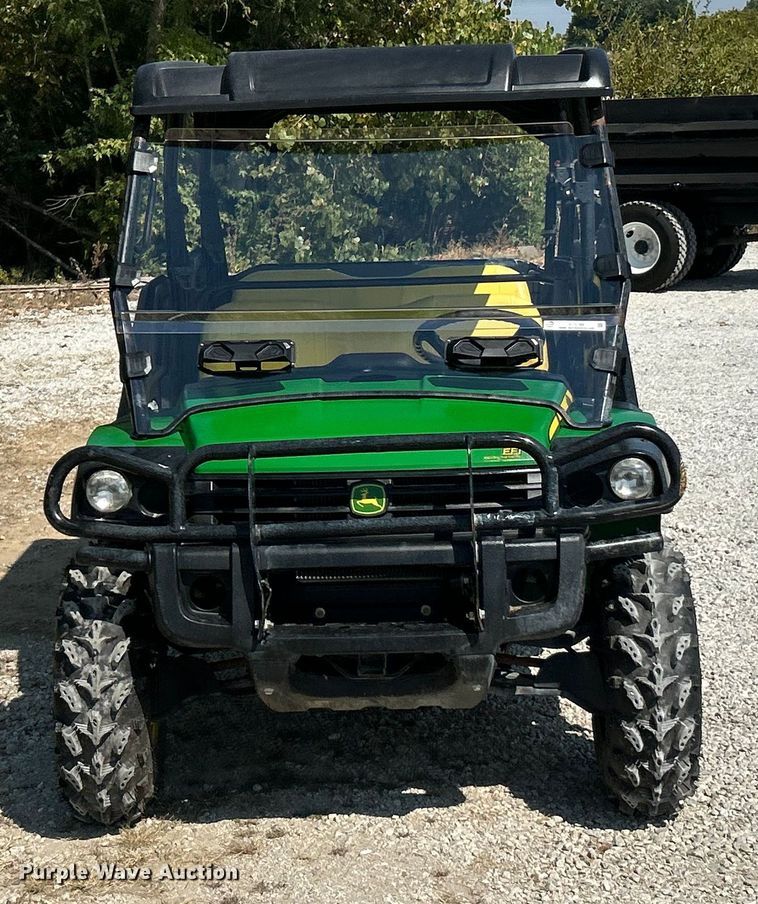 image for item ET3185 2016 John Deere 825iS4 utility vehicle