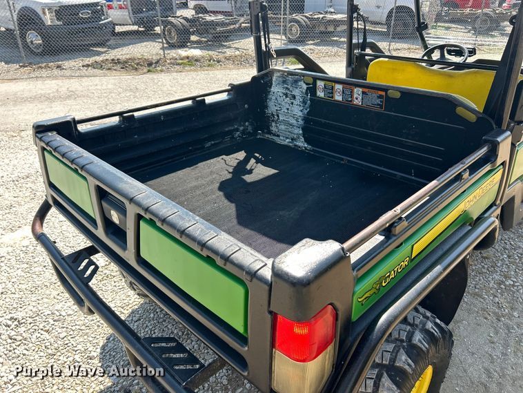image for item ET3185 2016 John Deere 825iS4 utility vehicle