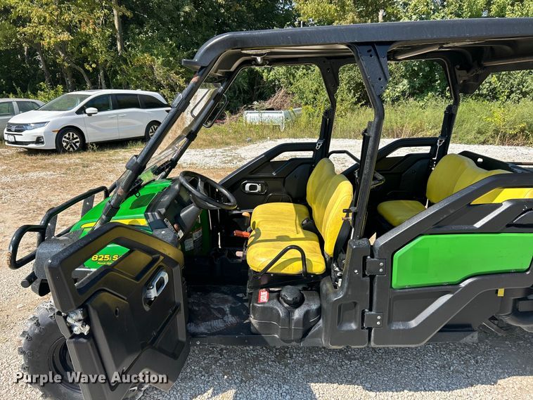 image for item ET3185 2016 John Deere 825iS4 utility vehicle