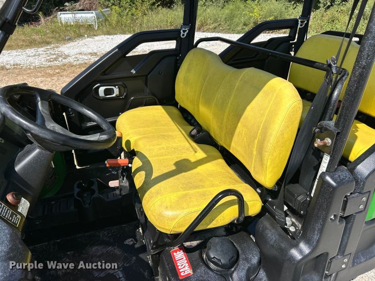 image for item ET3185 2016 John Deere 825iS4 utility vehicle