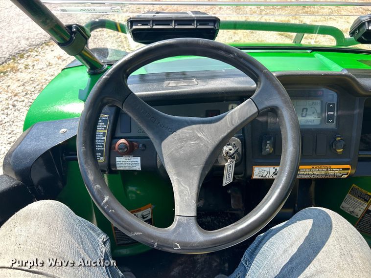image for item ET3185 2016 John Deere 825iS4 utility vehicle