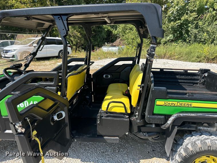 image for item ET3185 2016 John Deere 825iS4 utility vehicle