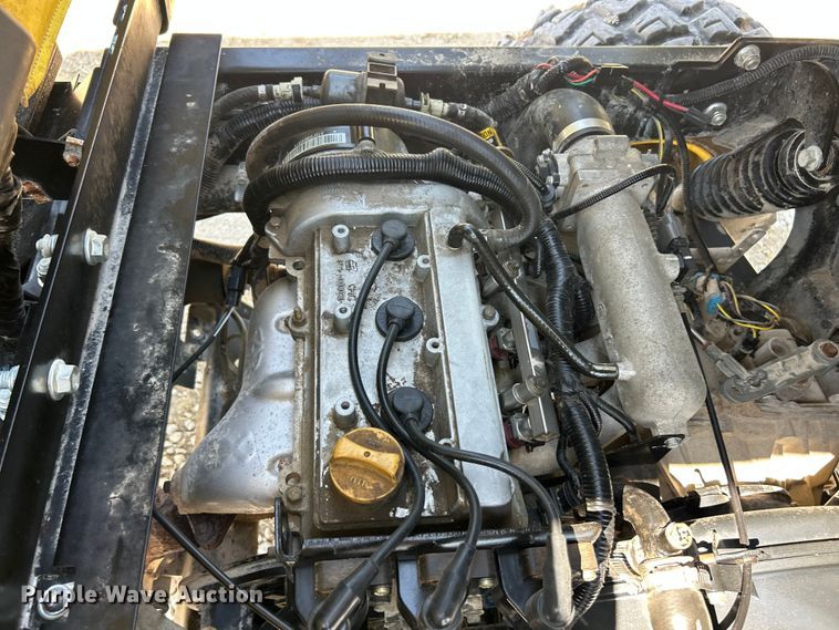 image for item ET3185 2016 John Deere 825iS4 utility vehicle