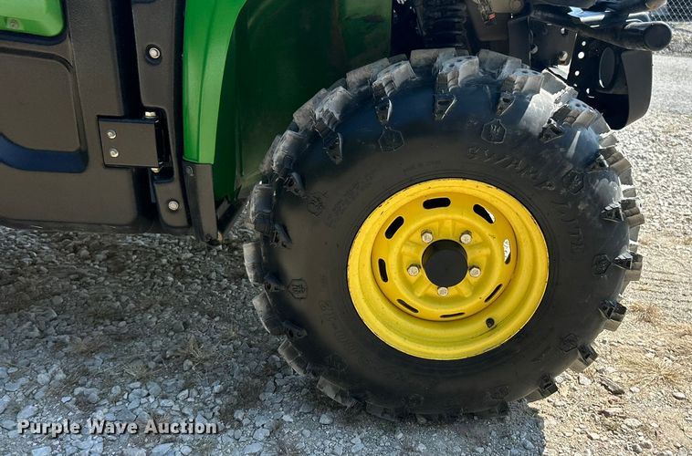 image for item ET3185 2016 John Deere 825iS4 utility vehicle