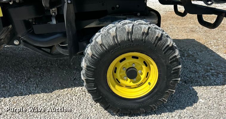 image for item ET3185 2016 John Deere 825iS4 utility vehicle