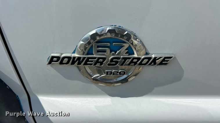 image for item ET3186 2011 Ford F550 Super Duty Crew Cab flatbed truck