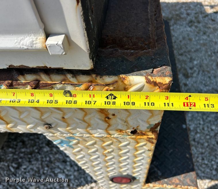 image for item ET3186 2011 Ford F550 Super Duty Crew Cab flatbed truck