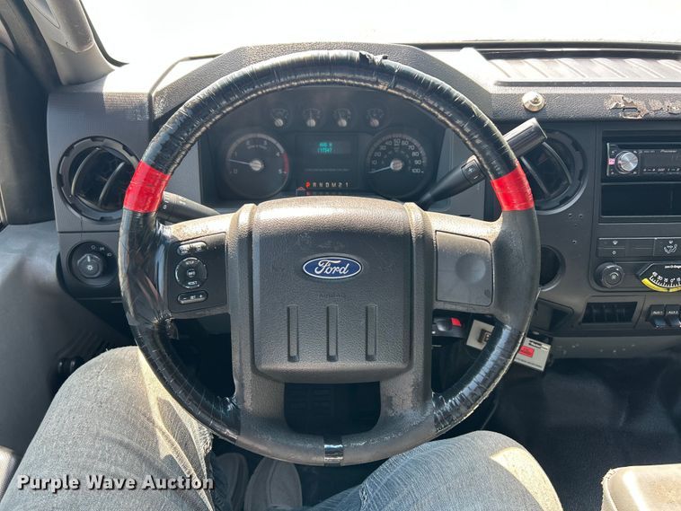 image for item ET3186 2011 Ford F550 Super Duty Crew Cab flatbed truck