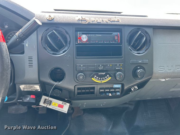 image for item ET3186 2011 Ford F550 Super Duty Crew Cab flatbed truck