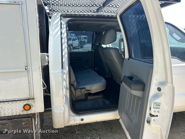 image for item ET3186 2011 Ford F550 Super Duty Crew Cab flatbed truck