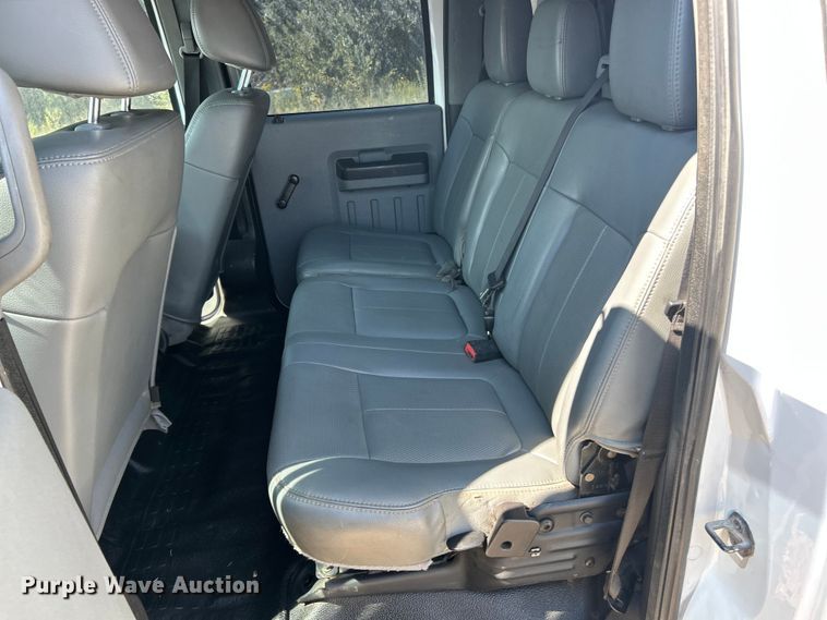 image for item ET3186 2011 Ford F550 Super Duty Crew Cab flatbed truck