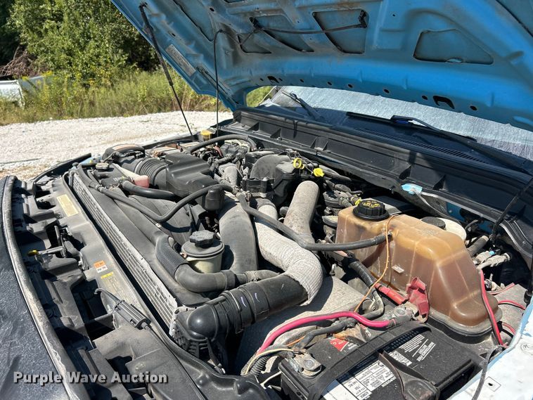 image for item ET3186 2011 Ford F550 Super Duty Crew Cab flatbed truck