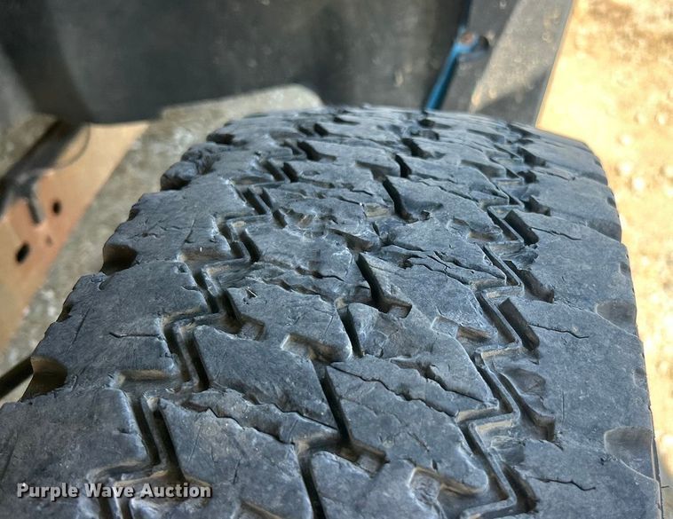 image for item ET3186 2011 Ford F550 Super Duty Crew Cab flatbed truck