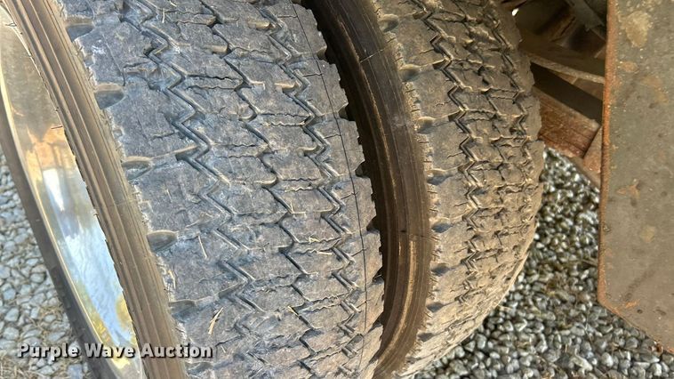 image for item ET3186 2011 Ford F550 Super Duty Crew Cab flatbed truck