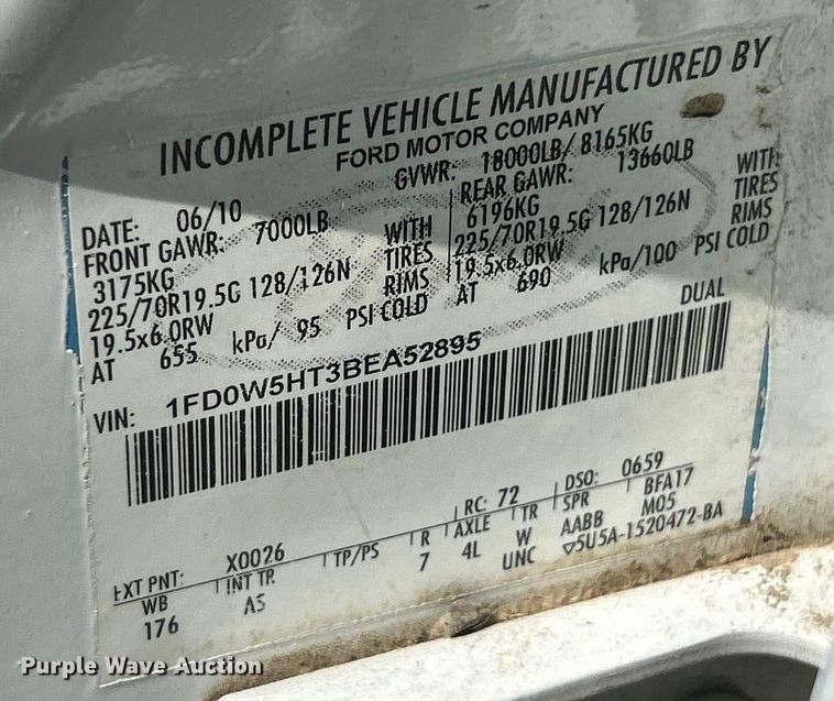 image for item ET3186 2011 Ford F550 Super Duty Crew Cab flatbed truck