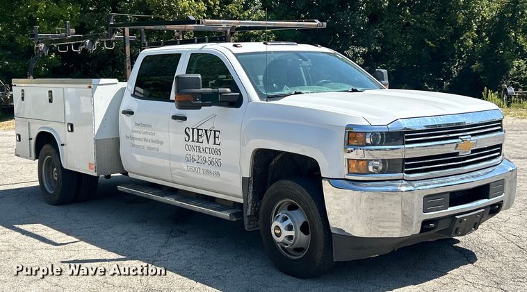 image for item ET3481 2016 Chevrolet Silverado 3500HD Crew Cab utility bed pickup truck