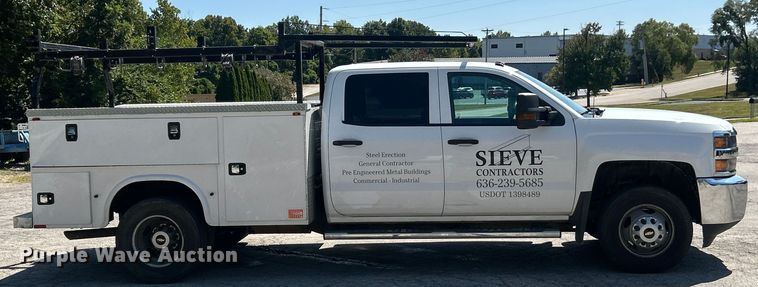 image for item ET3481 2016 Chevrolet Silverado 3500HD Crew Cab utility bed pickup truck