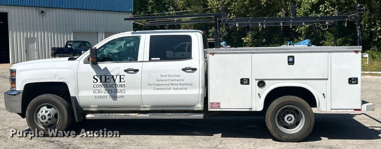 image for item ET3481 2016 Chevrolet Silverado 3500HD Crew Cab utility bed pickup truck