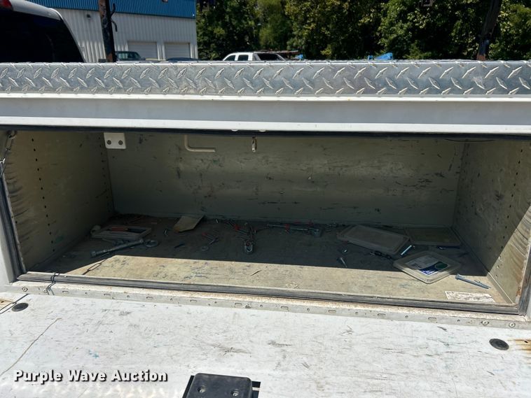 image for item ET3481 2016 Chevrolet Silverado 3500HD Crew Cab utility bed pickup truck