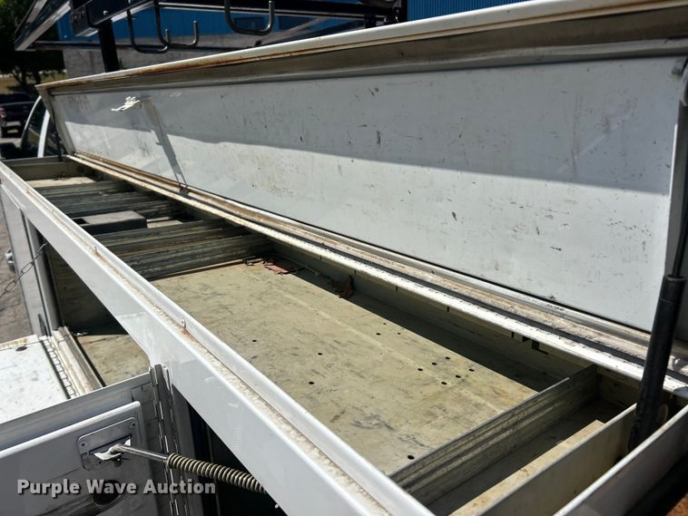 image for item ET3481 2016 Chevrolet Silverado 3500HD Crew Cab utility bed pickup truck