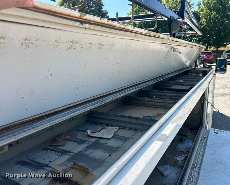 image for item ET3481 2016 Chevrolet Silverado 3500HD Crew Cab utility bed pickup truck