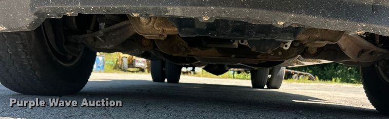 image for item ET3481 2016 Chevrolet Silverado 3500HD Crew Cab utility bed pickup truck