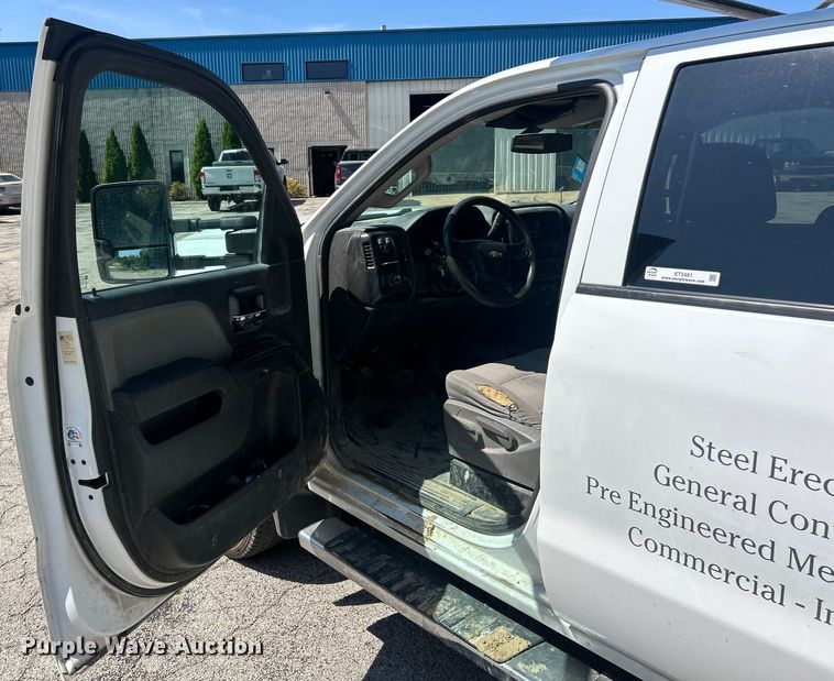 image for item ET3481 2016 Chevrolet Silverado 3500HD Crew Cab utility bed pickup truck