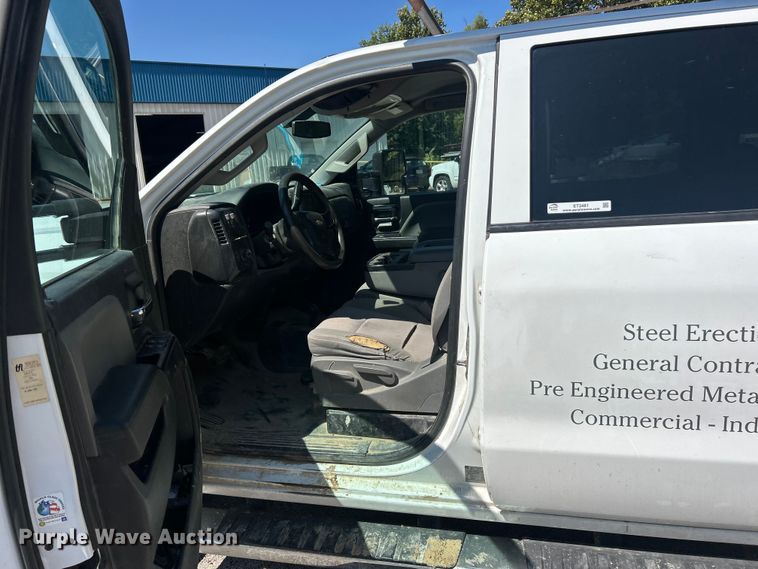 image for item ET3481 2016 Chevrolet Silverado 3500HD Crew Cab utility bed pickup truck