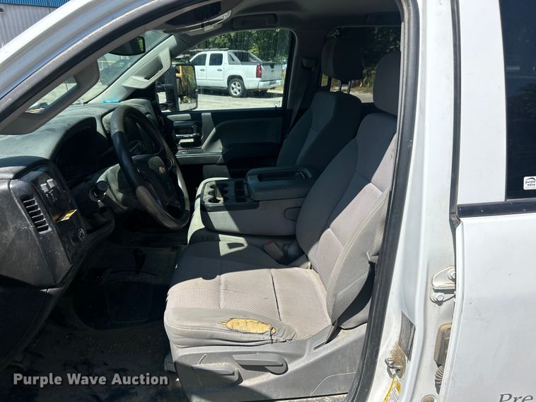 image for item ET3481 2016 Chevrolet Silverado 3500HD Crew Cab utility bed pickup truck