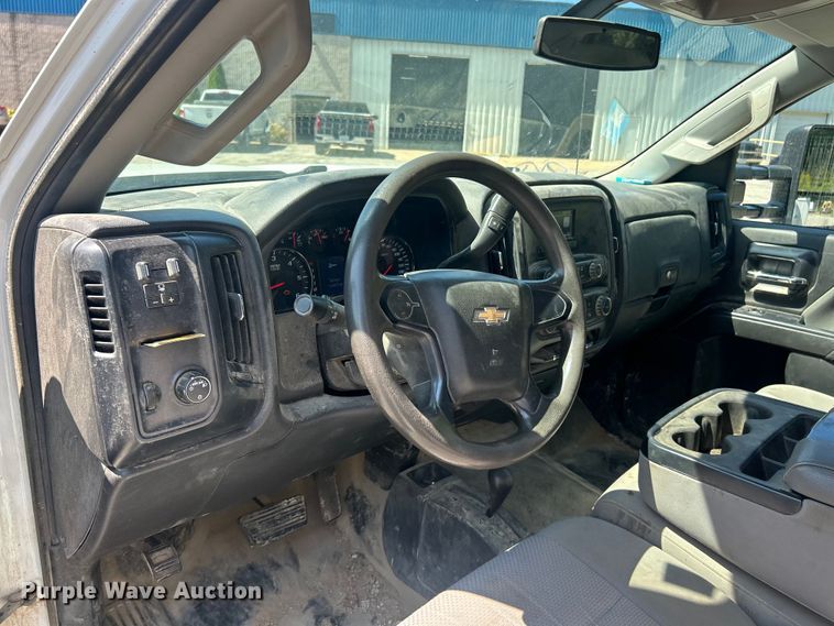 image for item ET3481 2016 Chevrolet Silverado 3500HD Crew Cab utility bed pickup truck