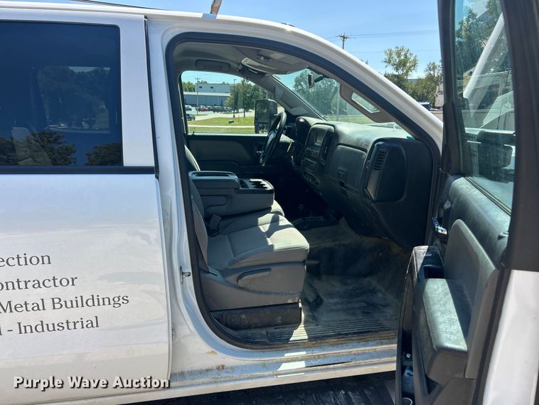 image for item ET3481 2016 Chevrolet Silverado 3500HD Crew Cab utility bed pickup truck