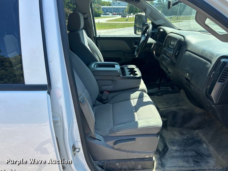 image for item ET3481 2016 Chevrolet Silverado 3500HD Crew Cab utility bed pickup truck