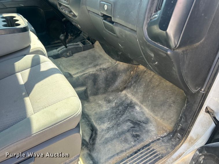 image for item ET3481 2016 Chevrolet Silverado 3500HD Crew Cab utility bed pickup truck