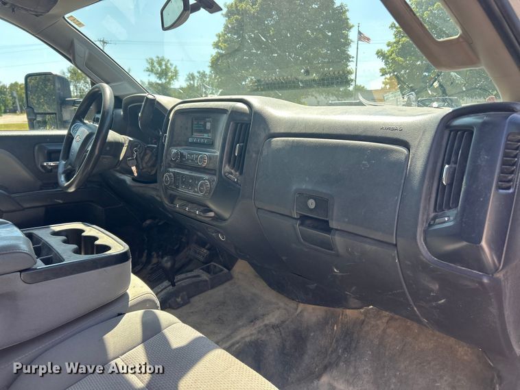 image for item ET3481 2016 Chevrolet Silverado 3500HD Crew Cab utility bed pickup truck