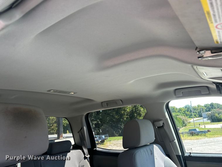 image for item ET3481 2016 Chevrolet Silverado 3500HD Crew Cab utility bed pickup truck