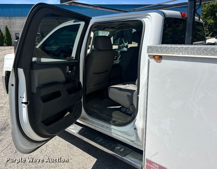 image for item ET3481 2016 Chevrolet Silverado 3500HD Crew Cab utility bed pickup truck