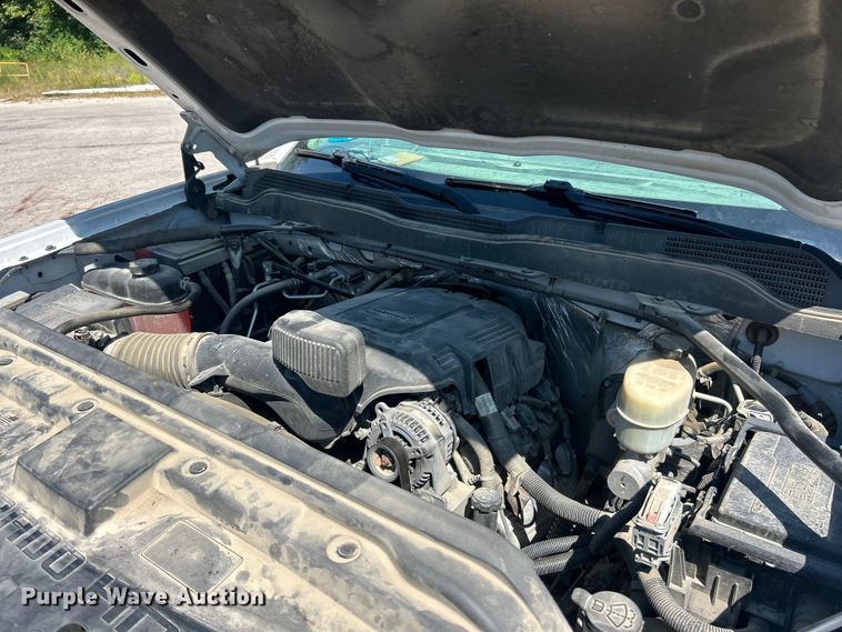 image for item ET3481 2016 Chevrolet Silverado 3500HD Crew Cab utility bed pickup truck