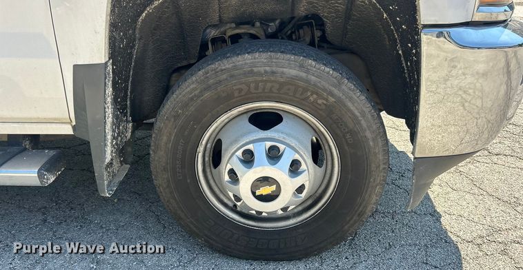 image for item ET3481 2016 Chevrolet Silverado 3500HD Crew Cab utility bed pickup truck