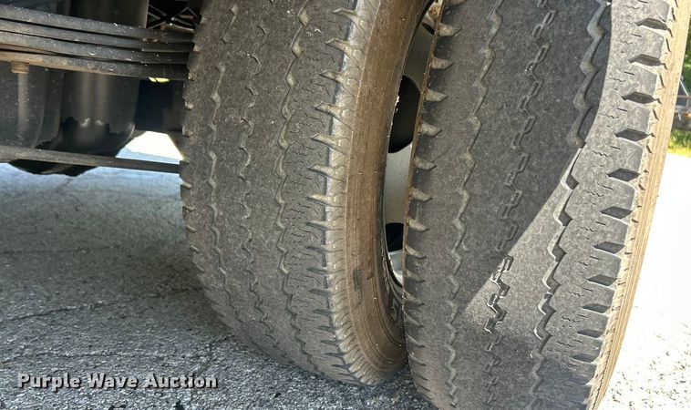 image for item ET3481 2016 Chevrolet Silverado 3500HD Crew Cab utility bed pickup truck