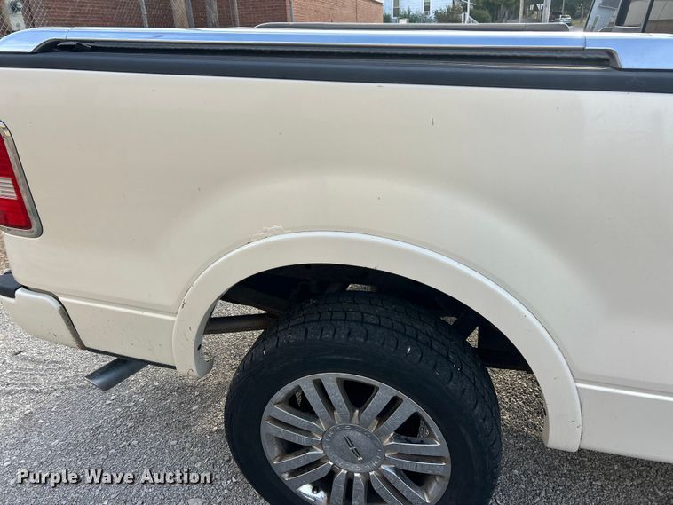 image for item ET3483 2007 Lincoln Mark LT SuperCrew pickup truck