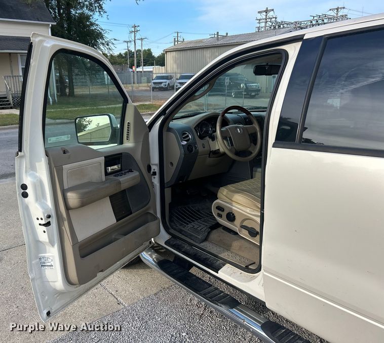 image for item ET3483 2007 Lincoln Mark LT SuperCrew pickup truck